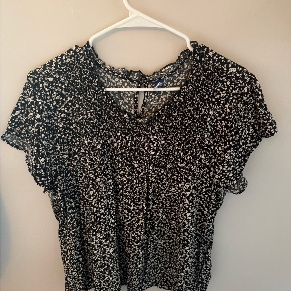 Old Navy Black and White Patterned Blouse